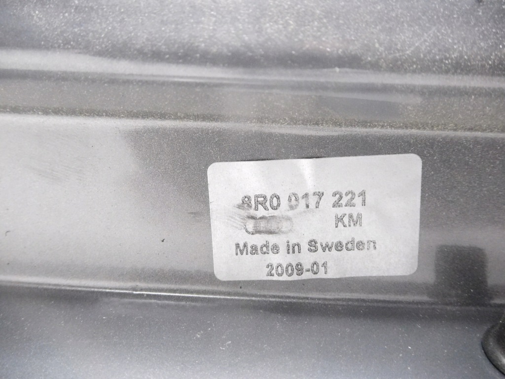 Audi q5 решітка перегородка багажника 8r0017221 Ціна