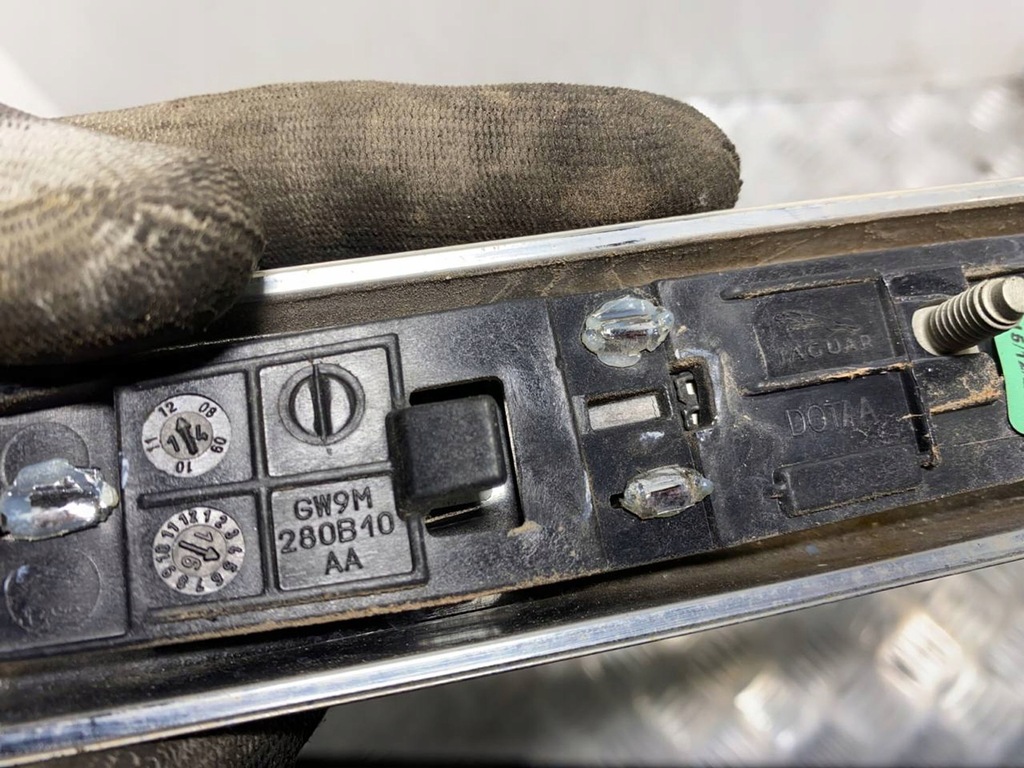 фото №7, Jaguar xj x351 2014 молдинг / накладка na крыло передний