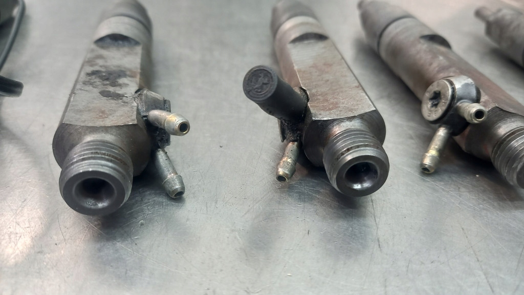 фото №8, Форсунки комплект 074130201g 074130202d vw t4 lt 35 2.5 sdi 75km