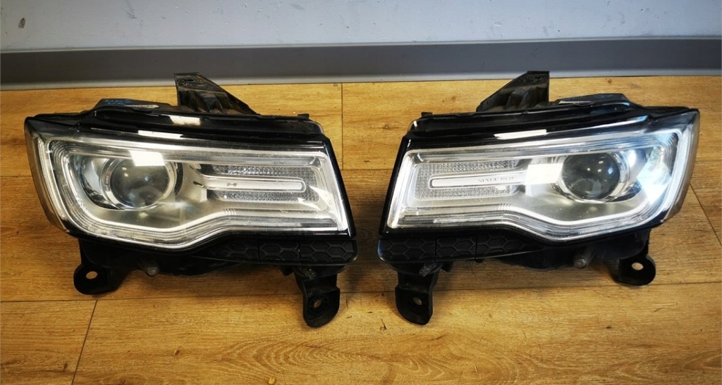 фото №1, Jeep grand cherokee wk2 lift 14-19 лампа ліва ксенон комплектна anglik