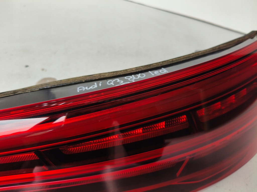 фото №4, Лампа права задня audi q3 8u 8u0 14- lift led