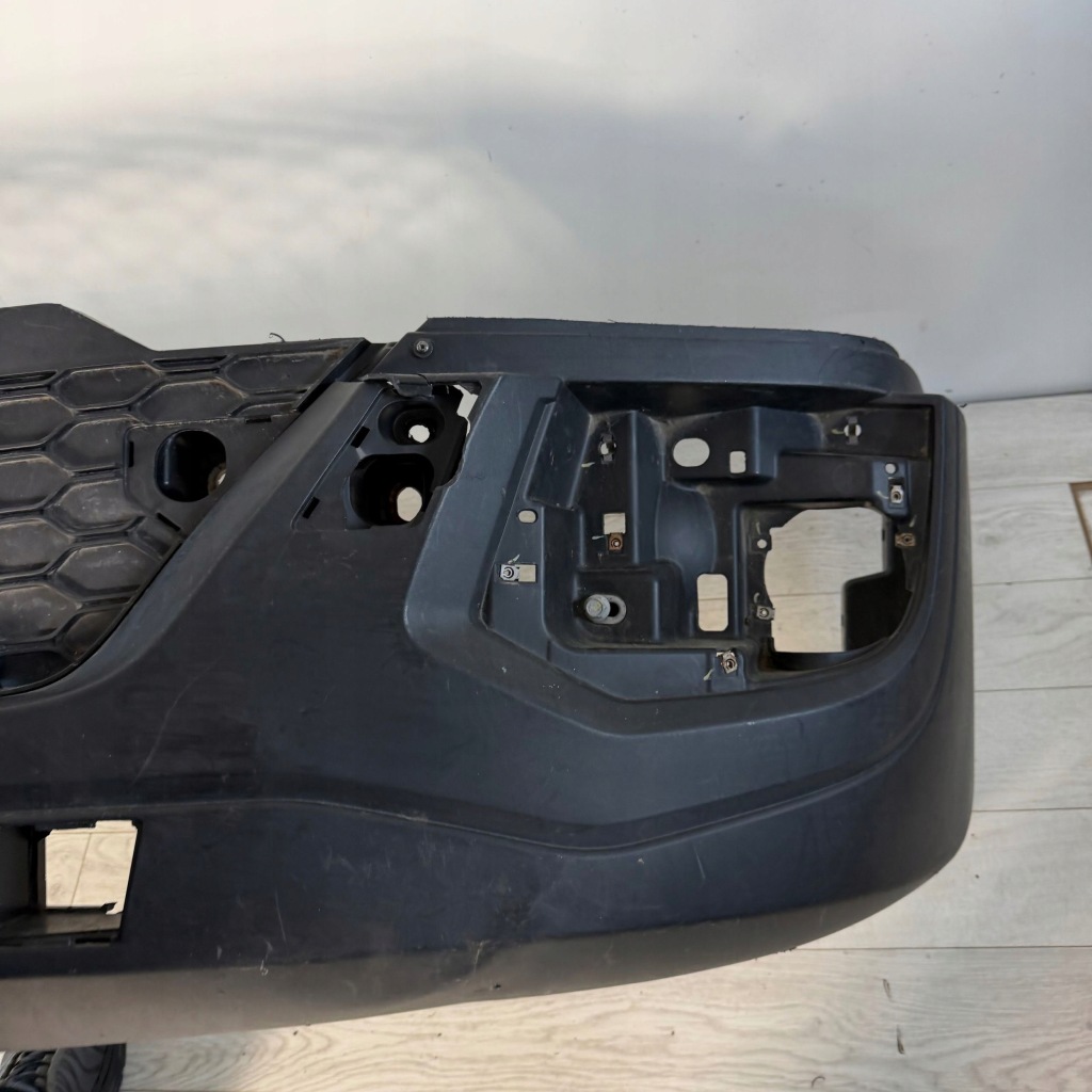 Бампер перед передній iveco daily 4th iv 4 оригінальний номер оригінал 5801529745 Зі Шроту