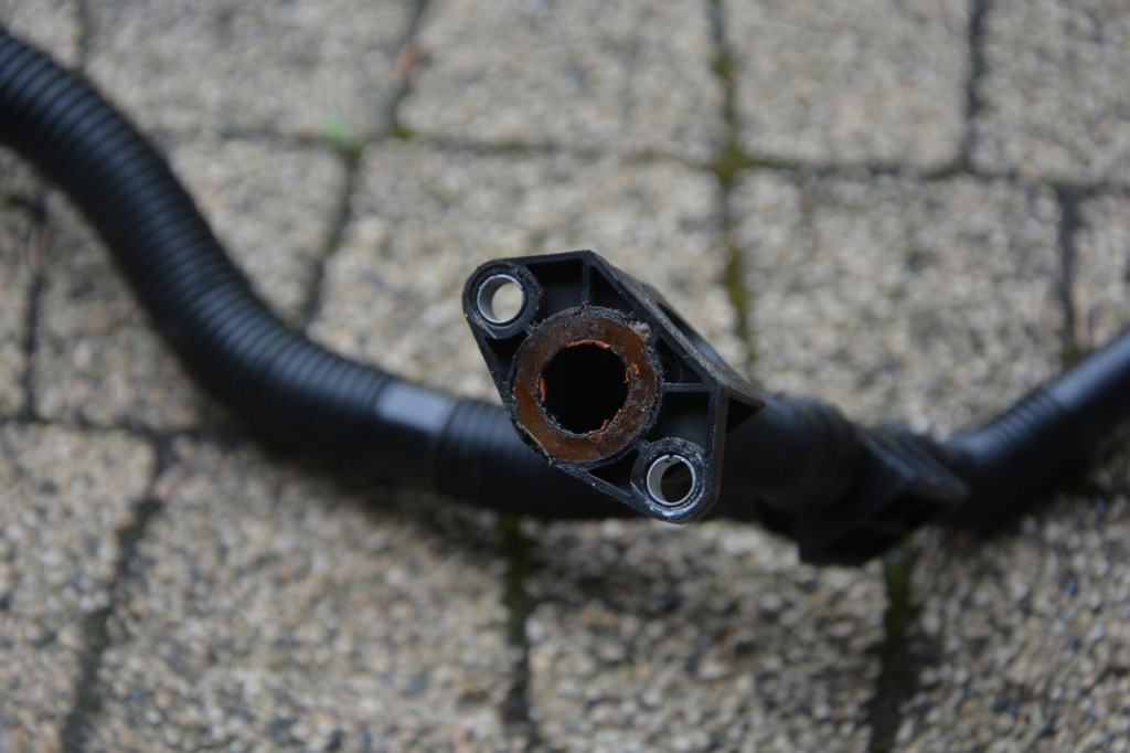 фото №16, Vw трубка шланг 07k131145f 06e131848g