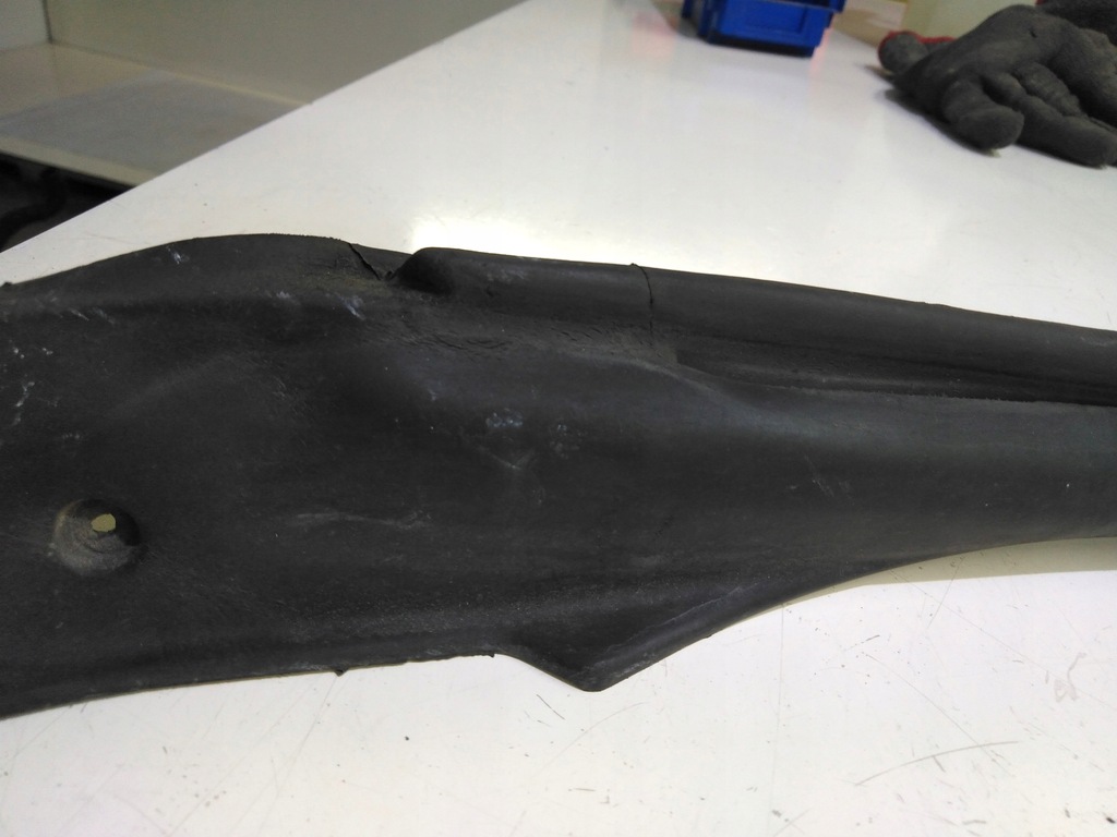 фото №13, Subaru forester i 98-02 прокладка дверь задняя левая