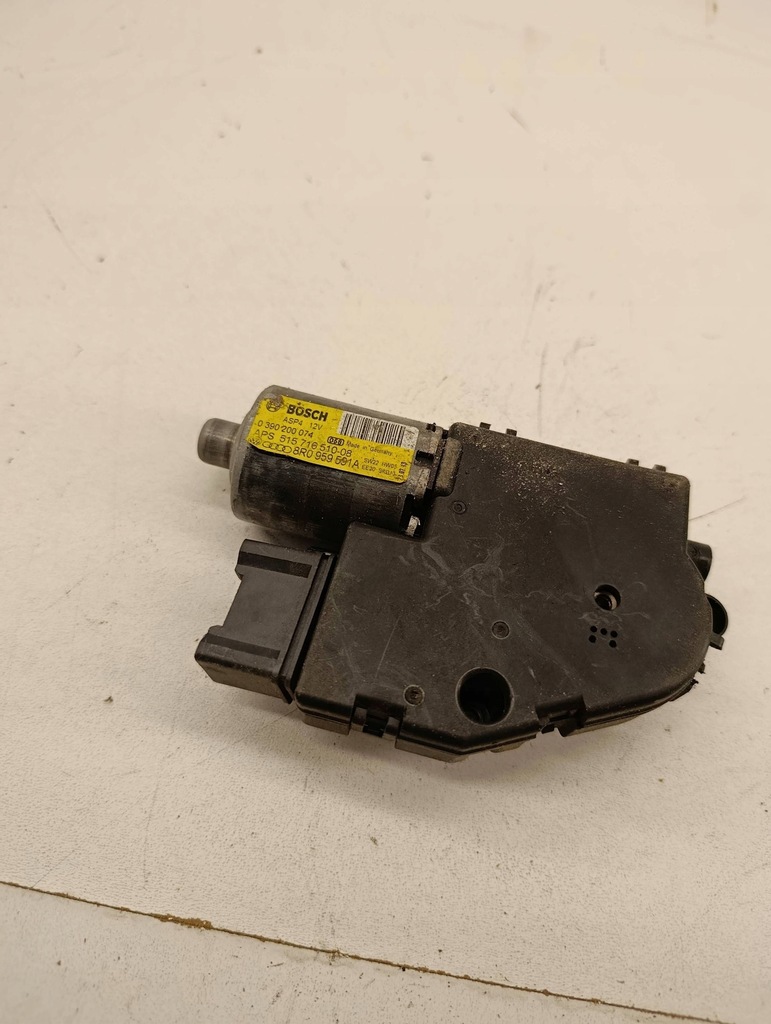 фото №1, Audi a4 s4 b7 8e 8h 2006 моторчик люк