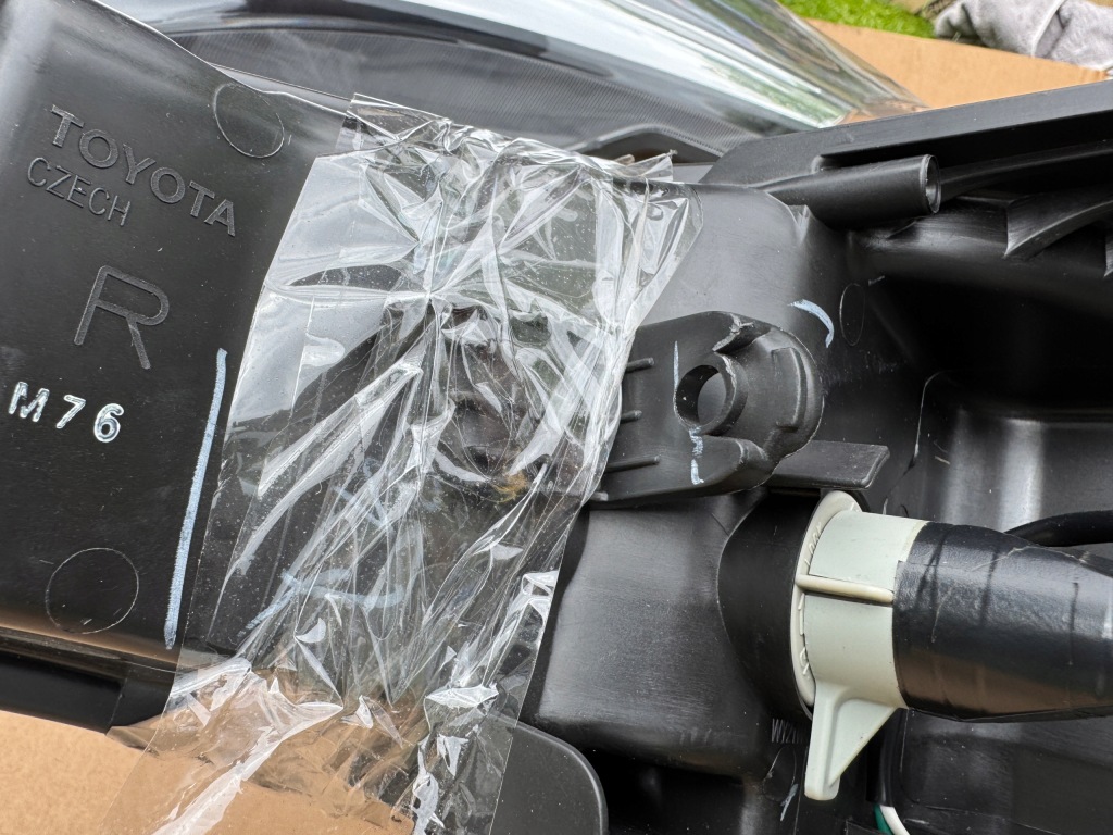 Фонари перед передние led toyota avensis t27 рестайлинг  t29 с Разборки