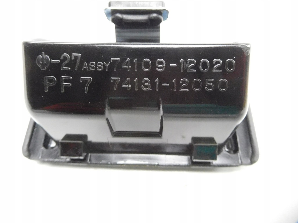 фото №9, Пепельница toyota corolla avensis 74109-12020-p0