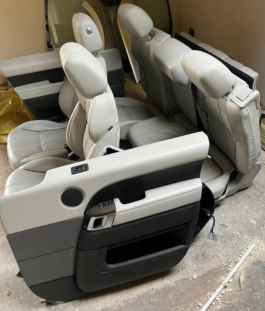 Range rover sport l494 сиденья обивка Доставка