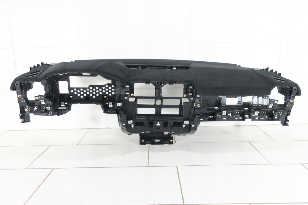 фото №1, Консоль панель приладів czarna alcantara lamborghini urus