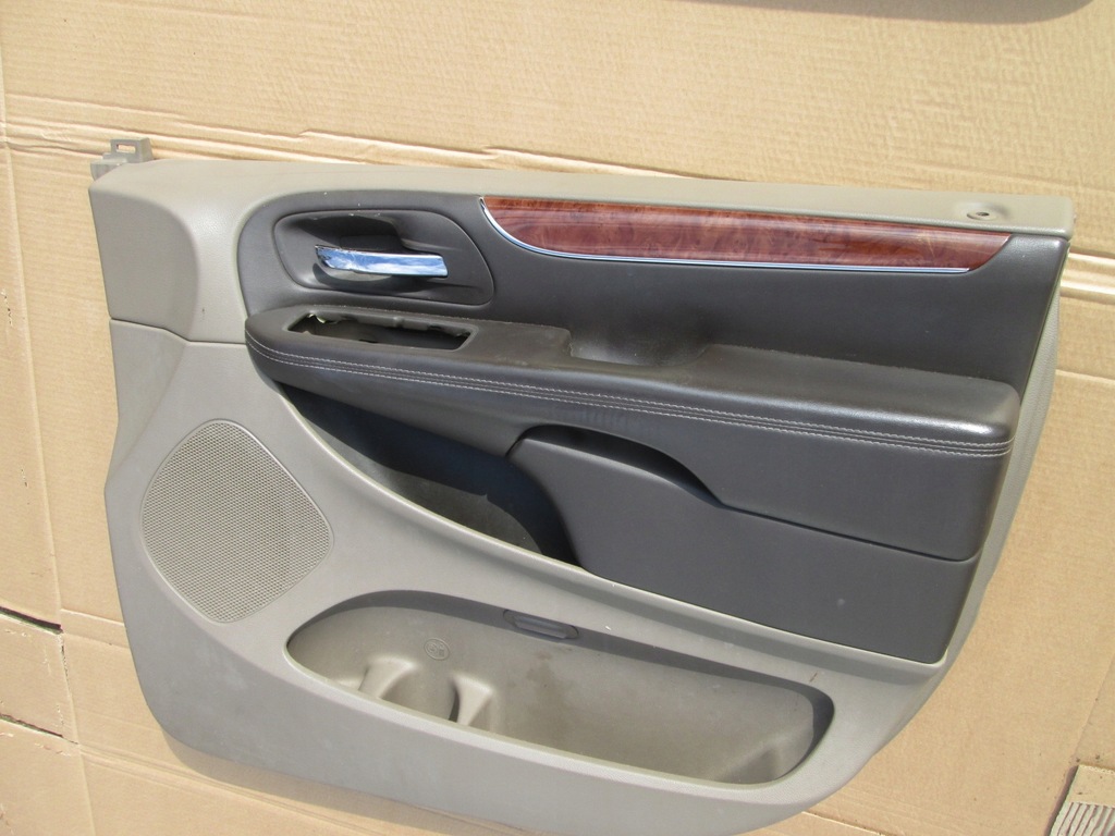 фото №7, Chrysler town country обшивка w дверь правое перед