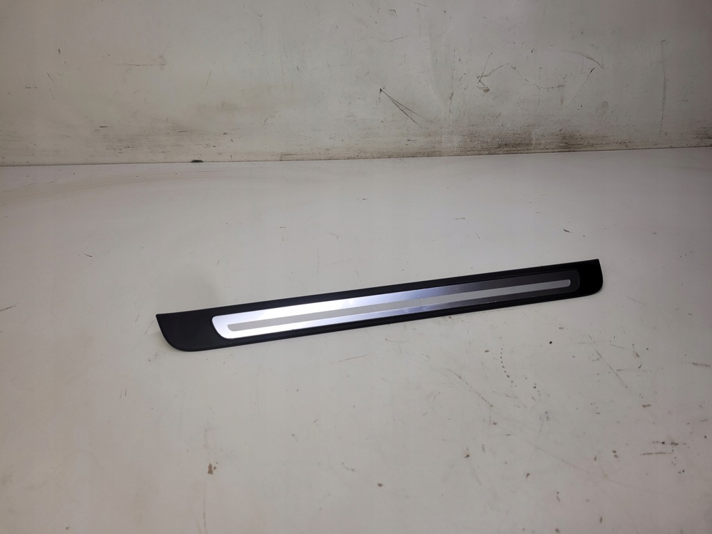 фото №1, Молдинг порог правый перед audi a4 b8 8k0853374