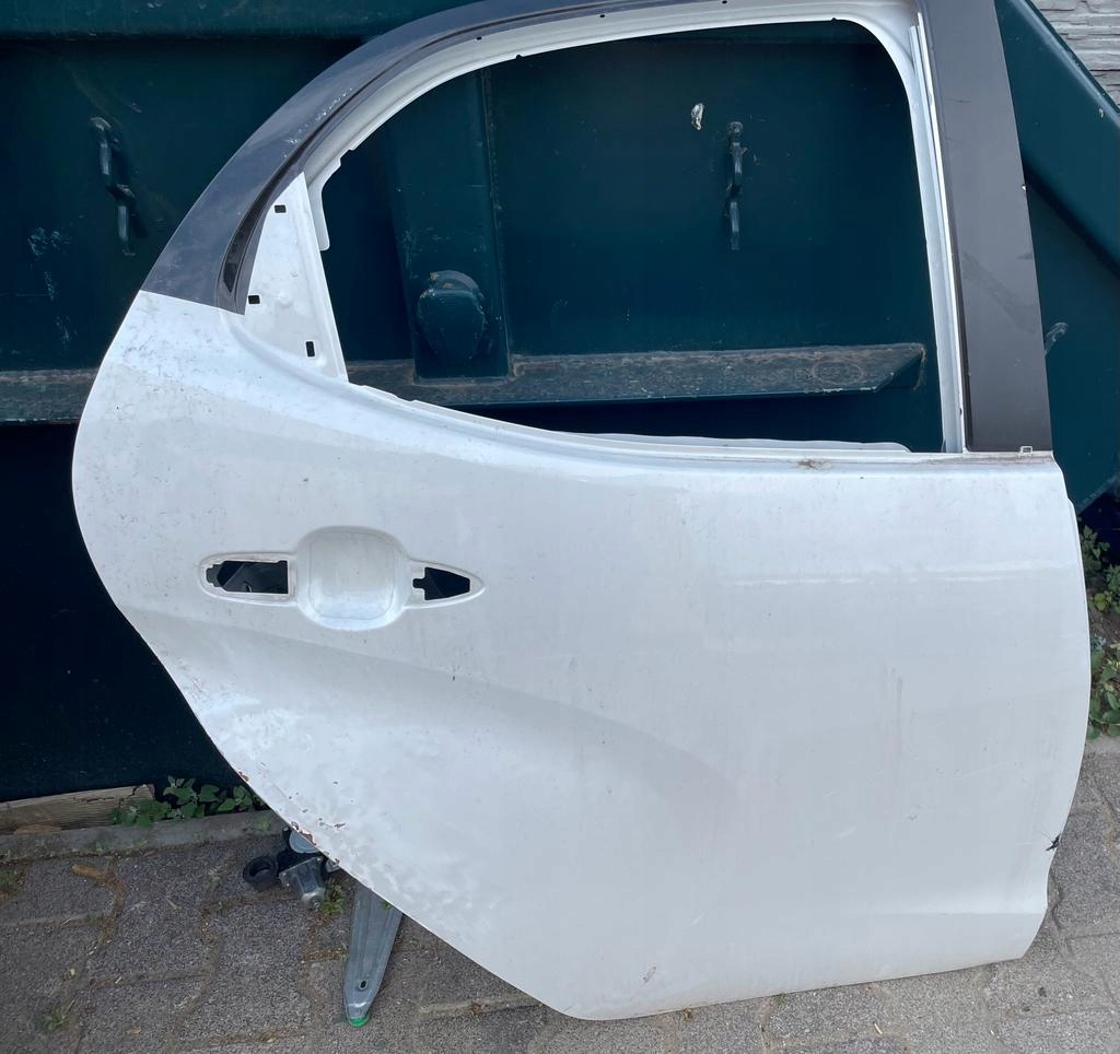 фото №1, Toyota yaris iv дверь правое задние