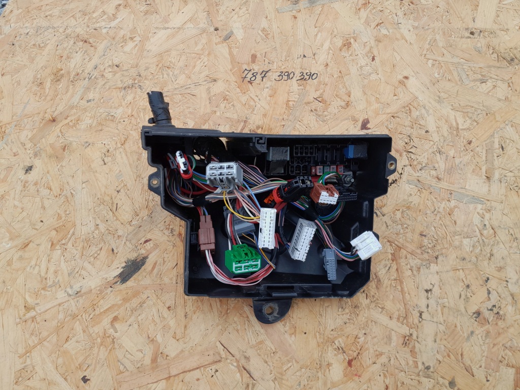 фото №1, Dacia sandero iii logan iii jogger 1.0tce коробка предохранителей