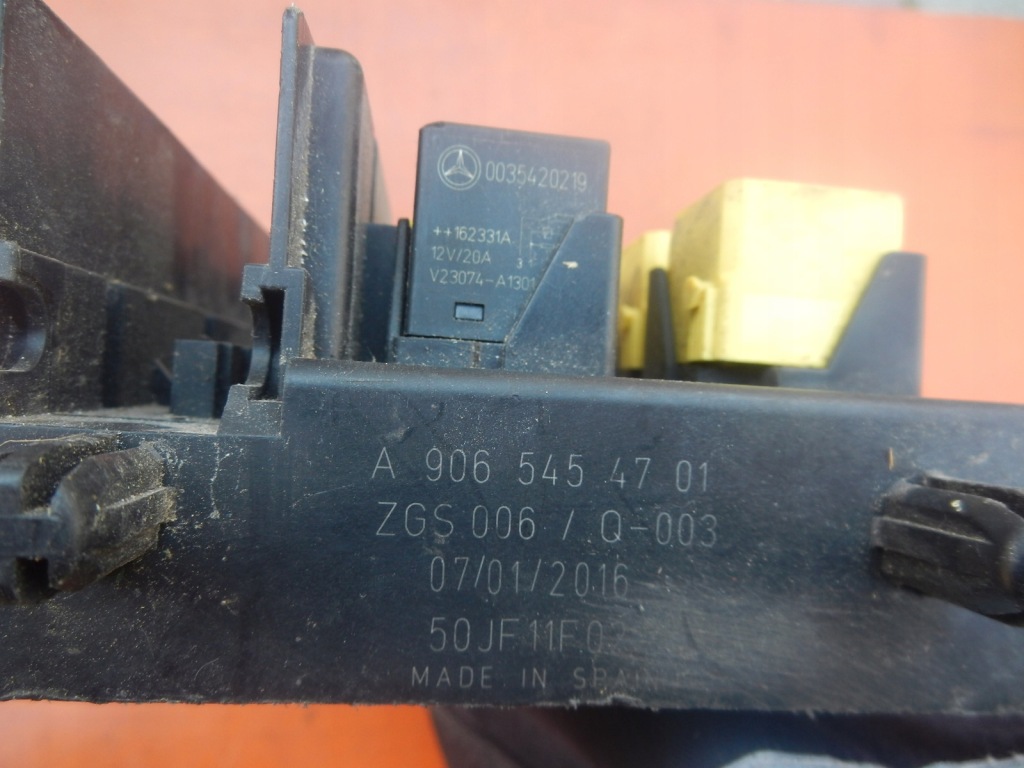 Коробка запобіжників sprinter 906 vw crafter 06- Зі Шроту