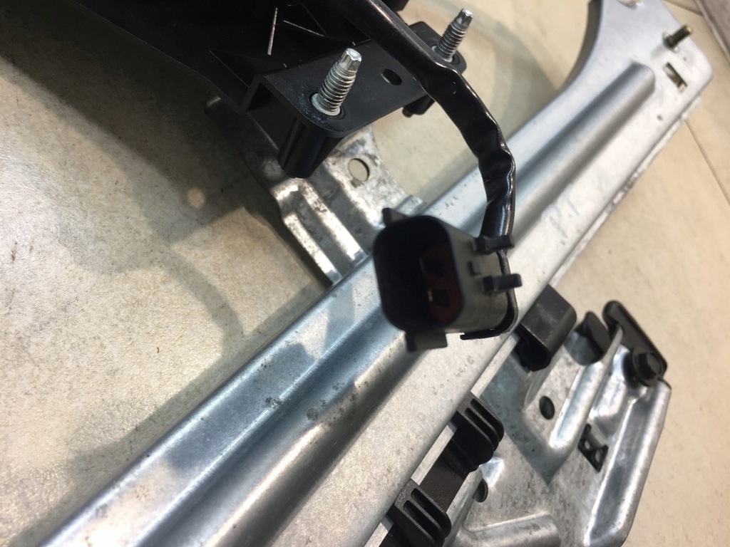 фото №5, Подъемник стекло правый задняя pt cruiser 04724558ae