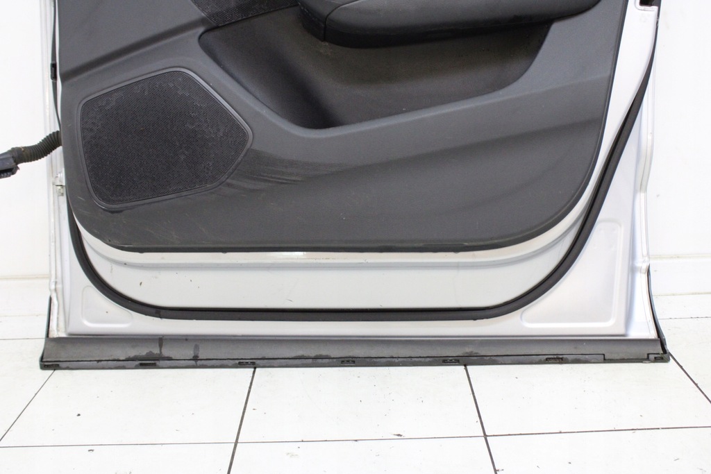 фото №11, Audi q3 8u 11r- дверь правое передние правый перед lx7w