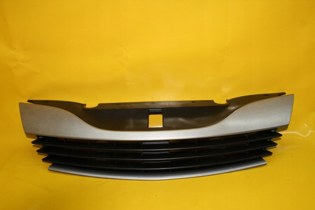 фото №1, Решётка радиатора решётка радиатора бампера перед laguna ii 820012581