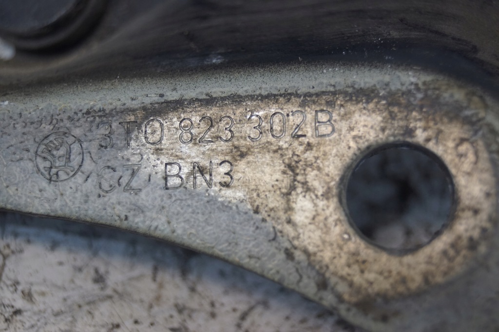 фото №6, Петля капот правый skoda superb ii 3t0823302b