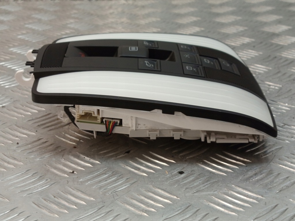 фото №16, Mercedes w212 лампа потолочный освещение кабины a0009054903