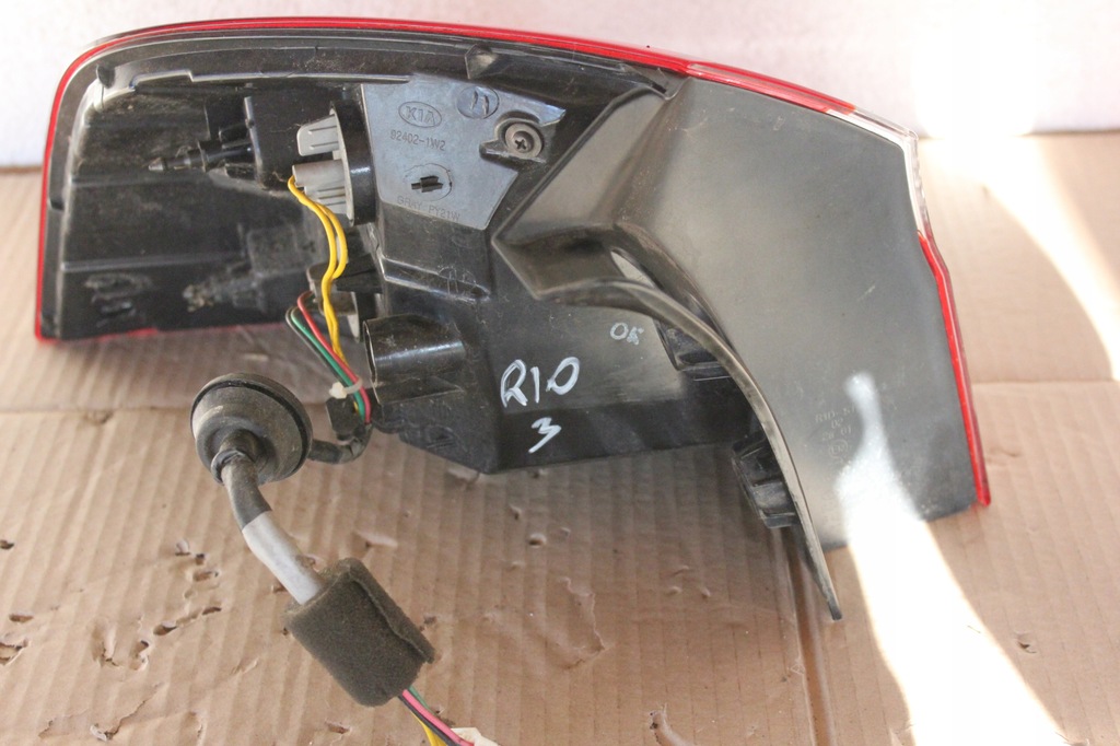 фото №3, Kia rio 3 лампа права задня