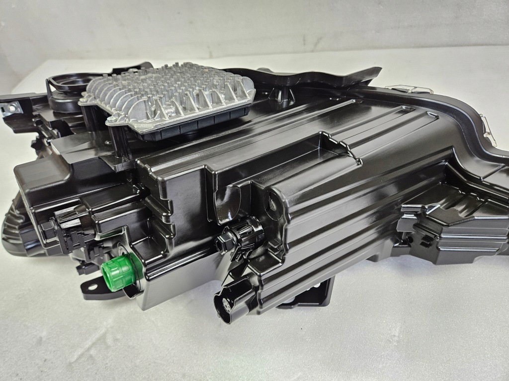 Правий фара перед maserati levante 1 рестайлінг  trofeo full led 670159536 ідеальний стан в Україні