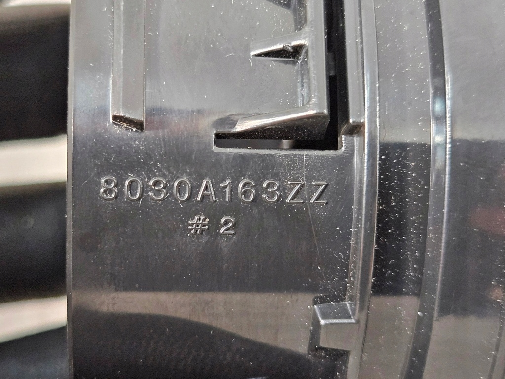 фото №5, Решётка обдув боковая mitsubishi space star ii 14-16