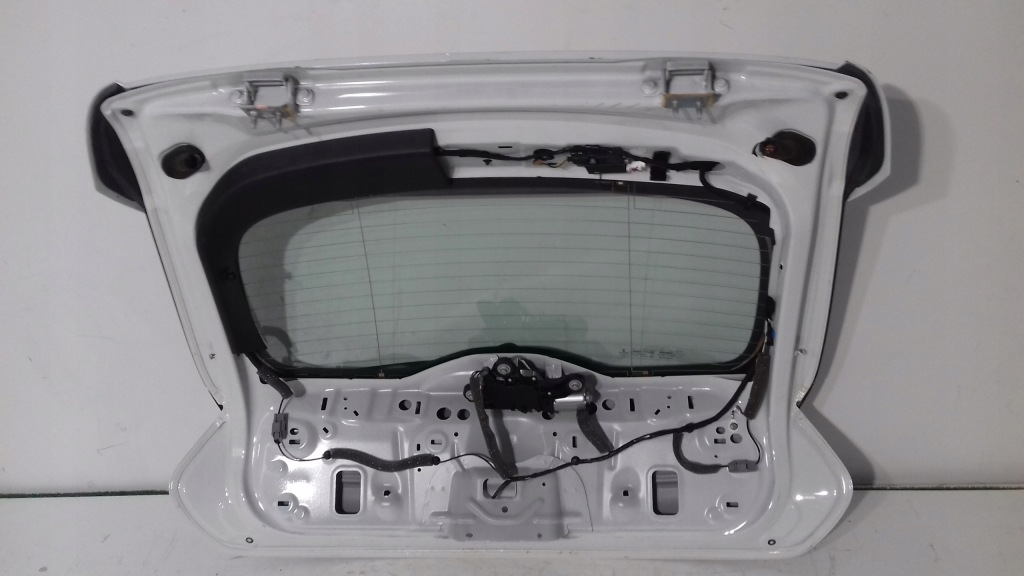 фото №12, Volvo v40 задняя крышка багажника 2012 rok белый