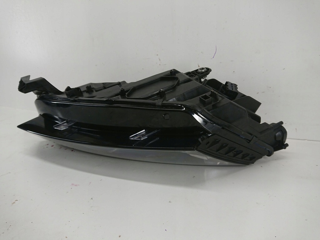 фото №12, Skoda octavia 4 iv 20- led лампа правая передняя