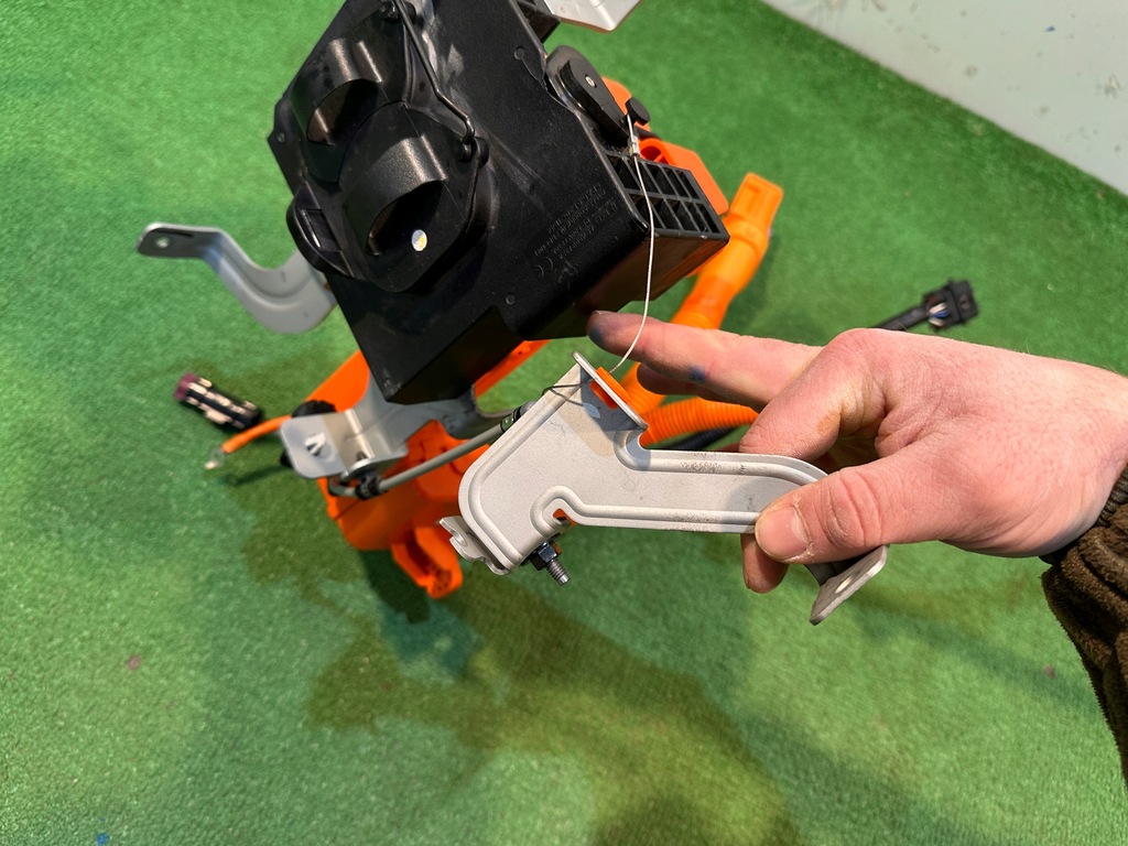 фото №8, Kia niro ev роз'єм заряджання шланг живильний 91668-ao000