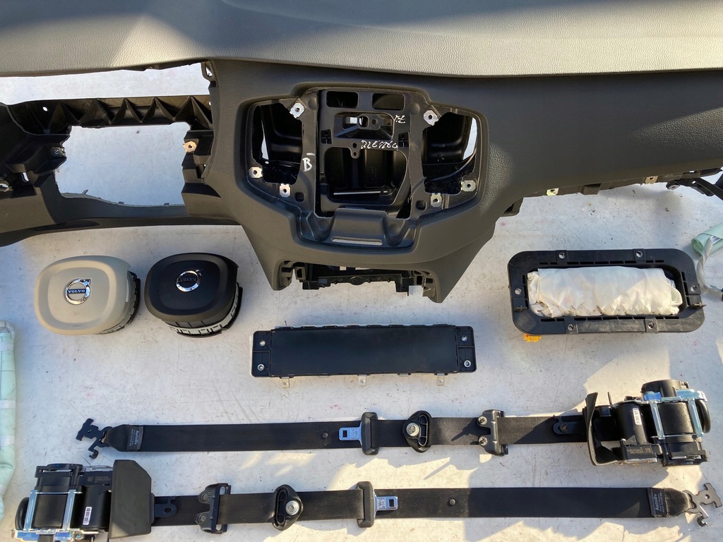 фото №6, Volvo xc90 2 ii приборная панель приборная панель консоль подушки безопасности ремни