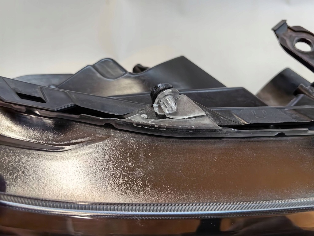 фото №10, Toyota hilux viii lift- лампа звичайна права polecam