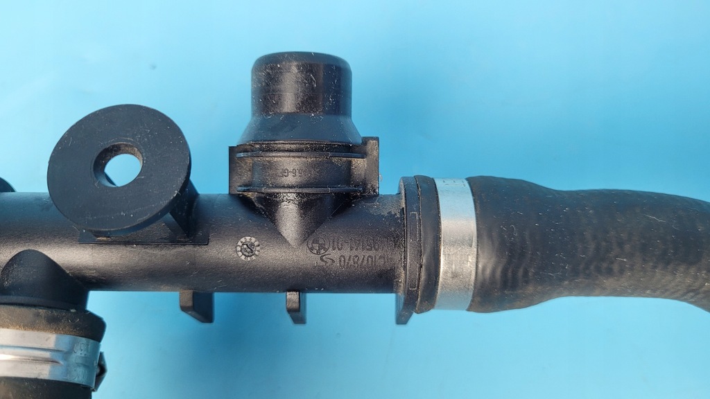 фото №12, Bmw 5' g31 518d touring 18r шланг wąż wody 6821617