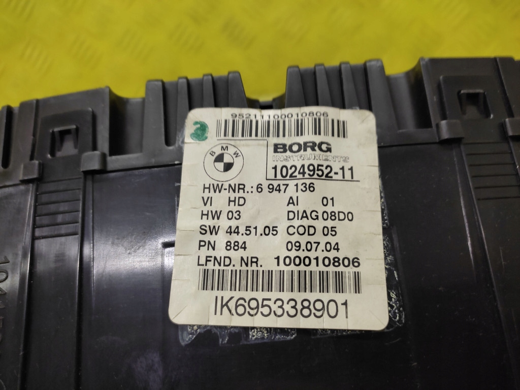 Bmw 1 e87 2.0 d панель приборы 6947136 с Разборки