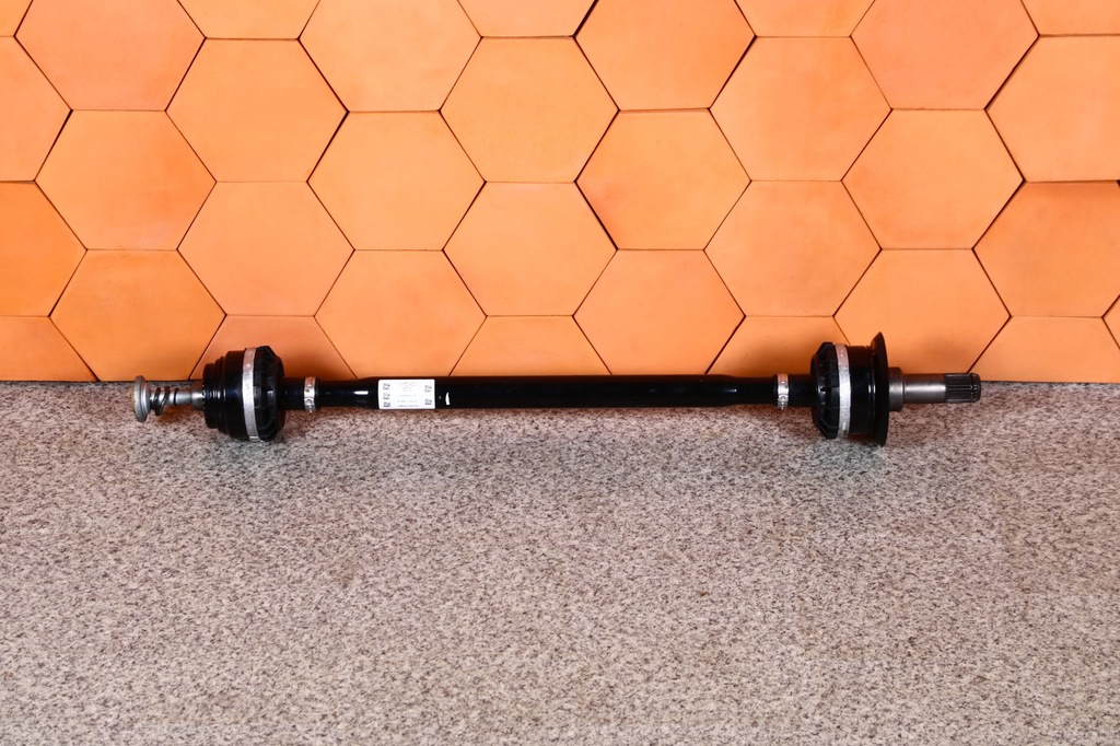 фото №1, Bmw g20 привідний вал права правий задня задня 8487124 3 km !!!