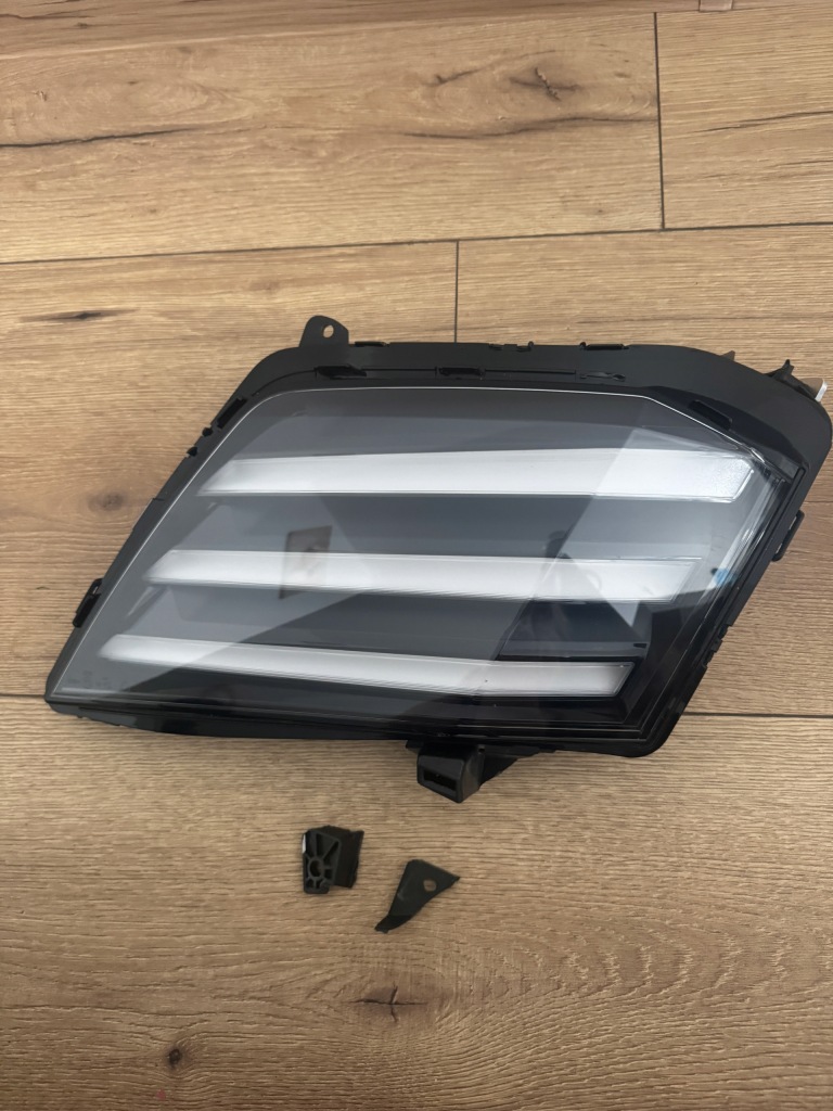 Купить Peugeot 208 2 рестайлинг  23- фара led drl правый, 985105398001