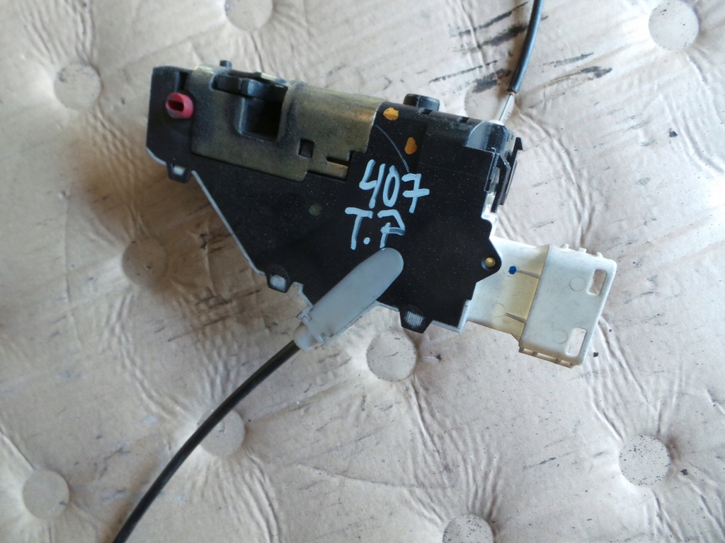 фото №4, Замок двері правий задня peugeot 407 eu. 6 pinów