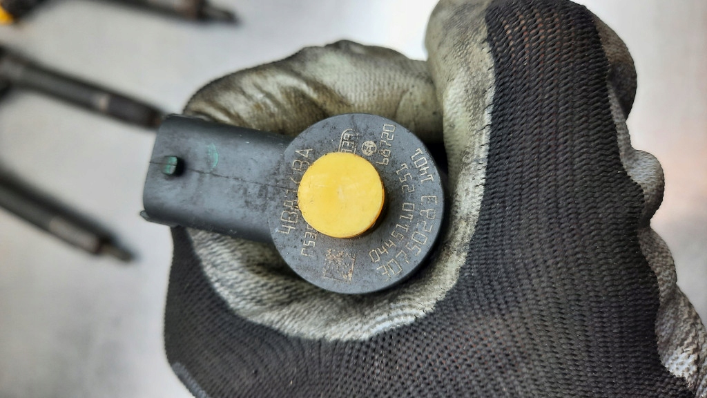 фото №9, Форсунки комплект 30750283 0445110251 volvo s60 v70 ii xc90 2.4d5 185km