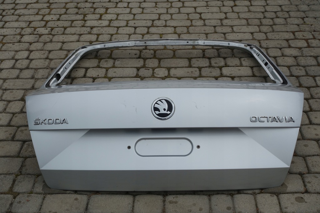 фото №1, Skoda octavia iii hb крышка багажника задняя задняя серебристая оригинал