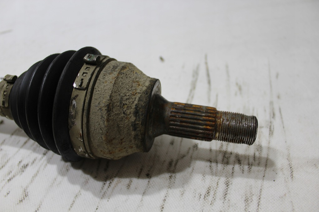 фото №4, Приводной вал левая citroen c3 picasso 1.4 vti #367