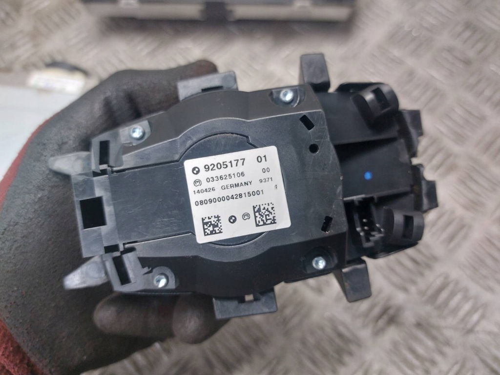 Зчитувач навігації + панель idrive + дисплей bmw e61 9195756 9205177 Недорого