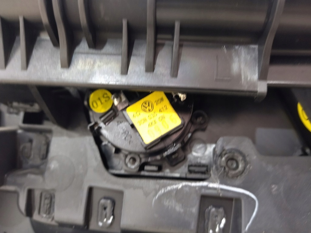 фото №11, 3cn867211 3cn861317 обивка обшивка дверь левый задняя шторка vw atlas 2020+