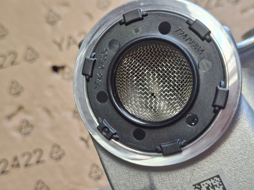 Насос масла двигателя bmw 530i 11419844184 Оригинал