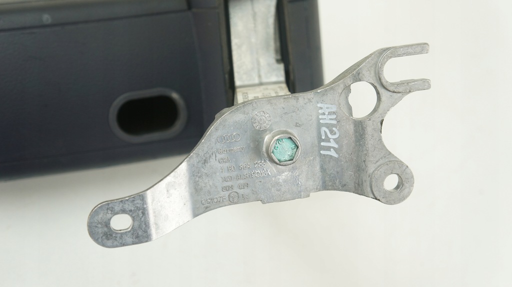 фото №10, Audi a6 c5 підлокітник кронштейн каркас martim