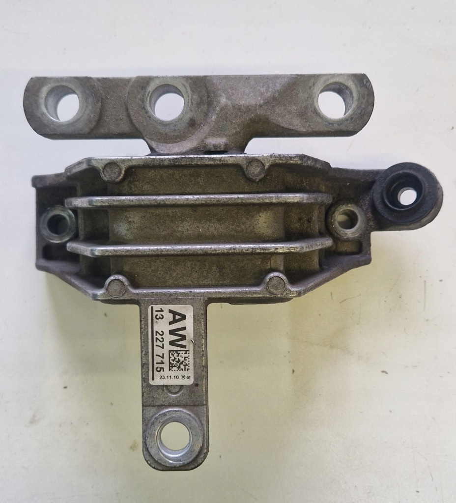 Купить Подушка двигателя кронштейн оригинальный номер 13227715 opel insignia 2.0 turbo a20nht