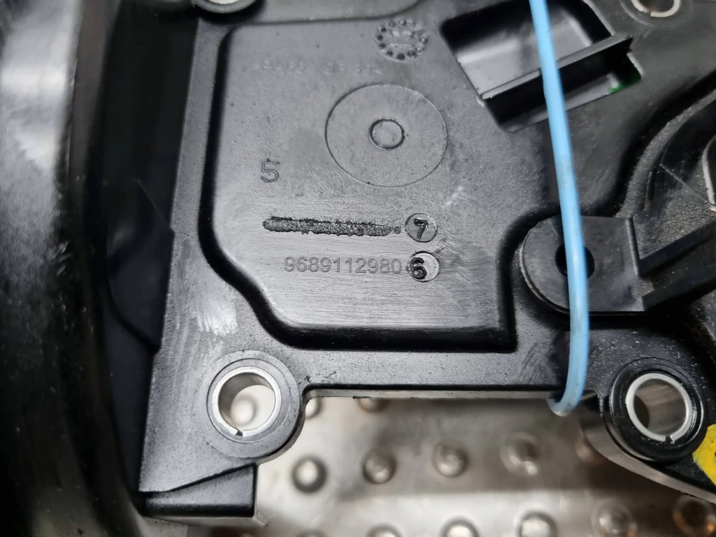 фото №5, Кришка клапанів 9689112980 volvo s40 v50 1.6 d4162t