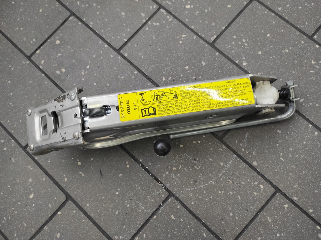 фото №1, Домкрат підйомник автомобіля audi a3 8l0011031c