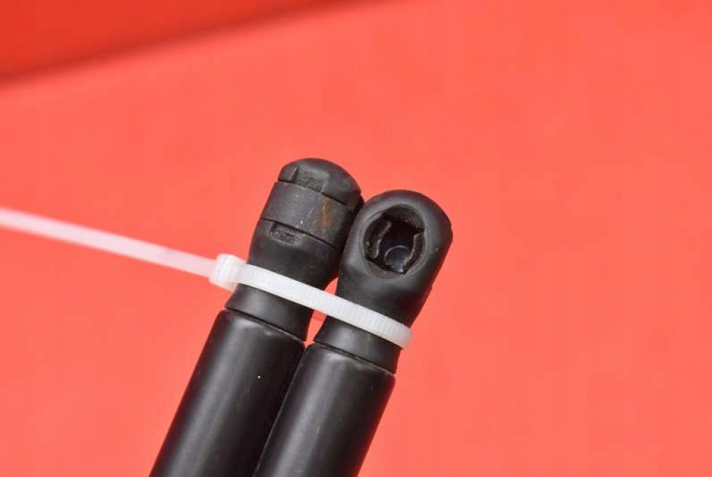 фото №6, Привід амортизатори капот 1062634-00-a tesla model s 16-21