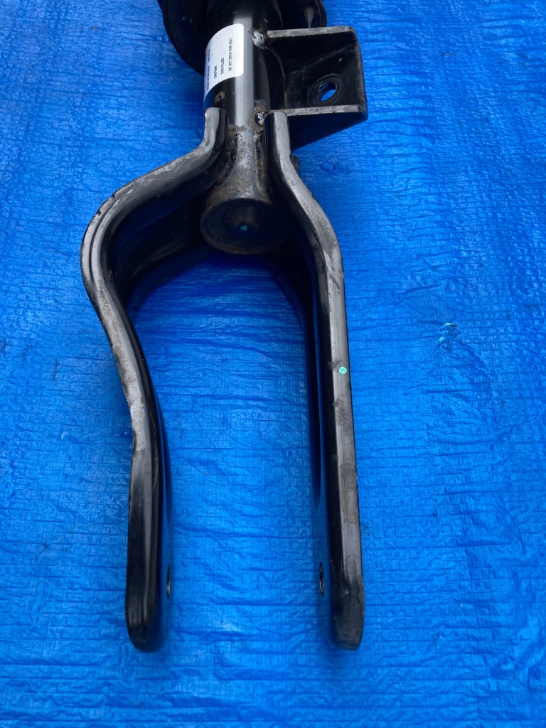 Амортизатор левый передний tesla model 3 Киев