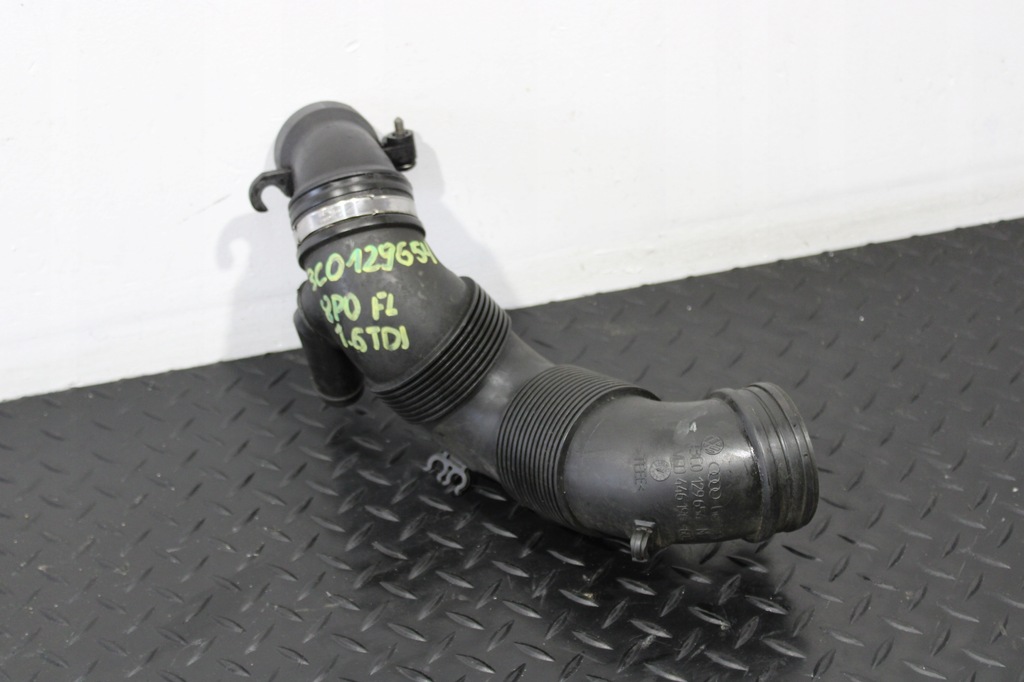 фото №1, Труба шланг повітря audi a3 8p0 8p4 lift 3c0129654