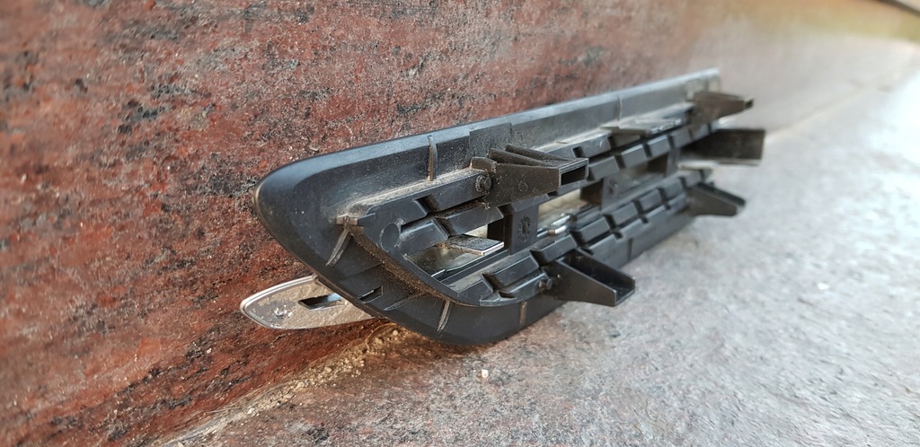 фото №14, Mercedes-benz оригинальный номер r172 a1726900479 решётка заглушка крыло